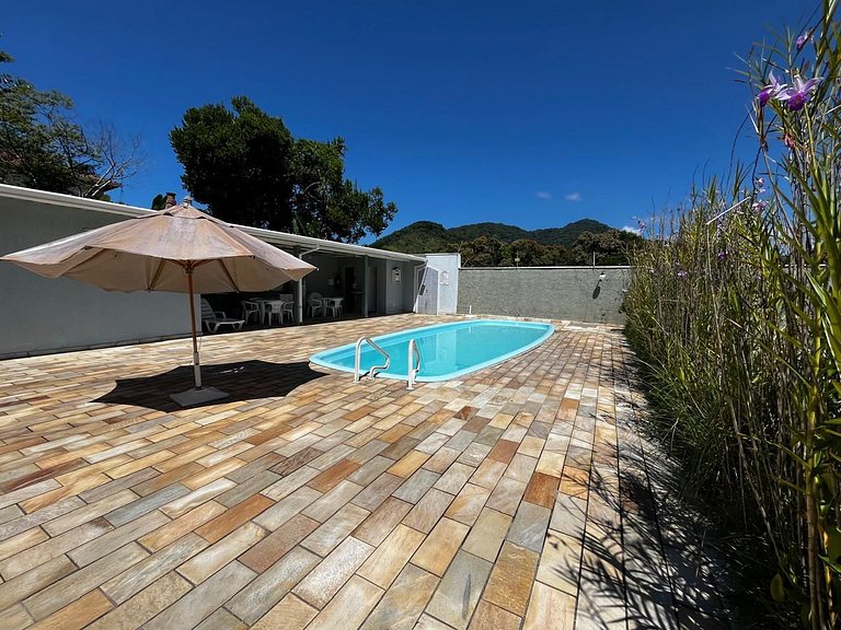 Gisele Apto piscina/churrasqueira próximo a praia
